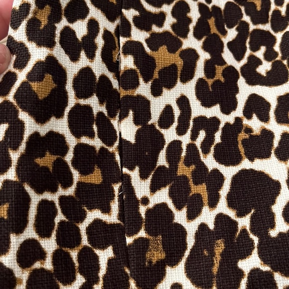 J.crew Factory basket weave Leopards cotton shorts. Size 00 - Picture 4 of 10